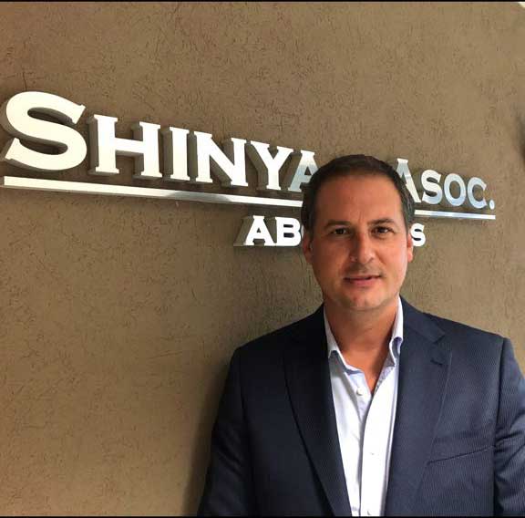 Dr. Juan Santiago Shinya